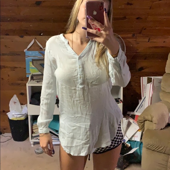 Light dressy blouse - Picture 2 of 2